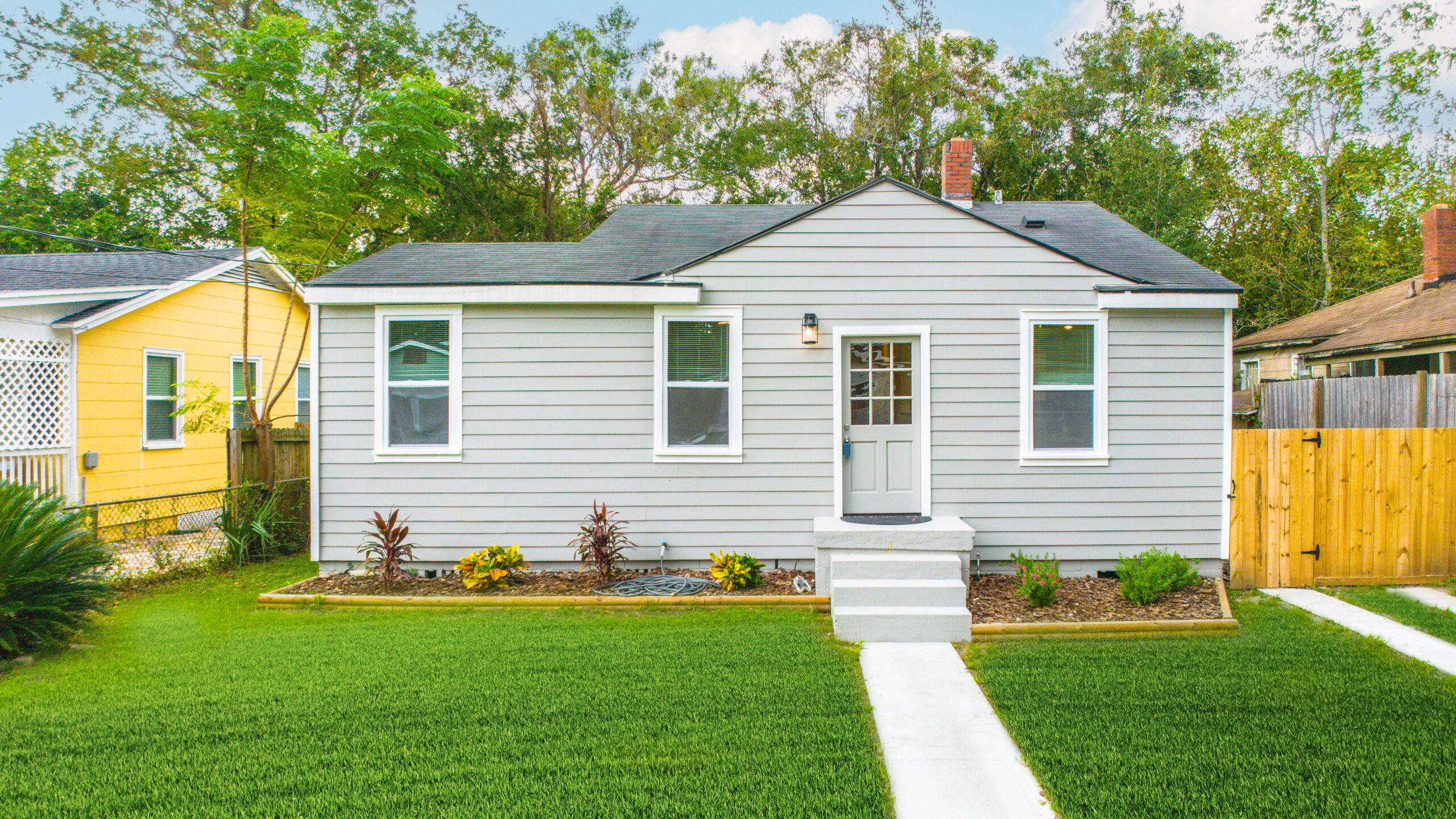 Riverside: Renovated Charm Meets Modern Comfort